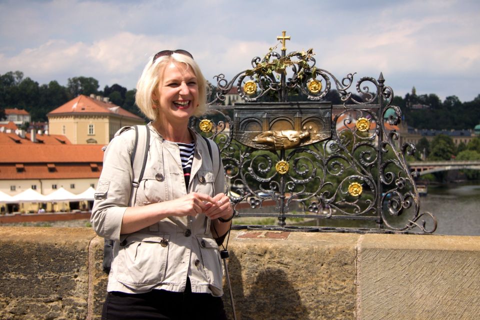 Prague: Castle and Jewish Quarter Tour with Cruise and Lunch - Key things to know before you go