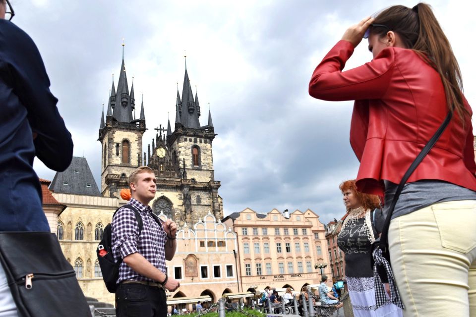 Prague: Castle and Jewish Quarter Tour with Cruise and Lunch - Lunch in a typical Czech restaurant: this is where the day clicks
