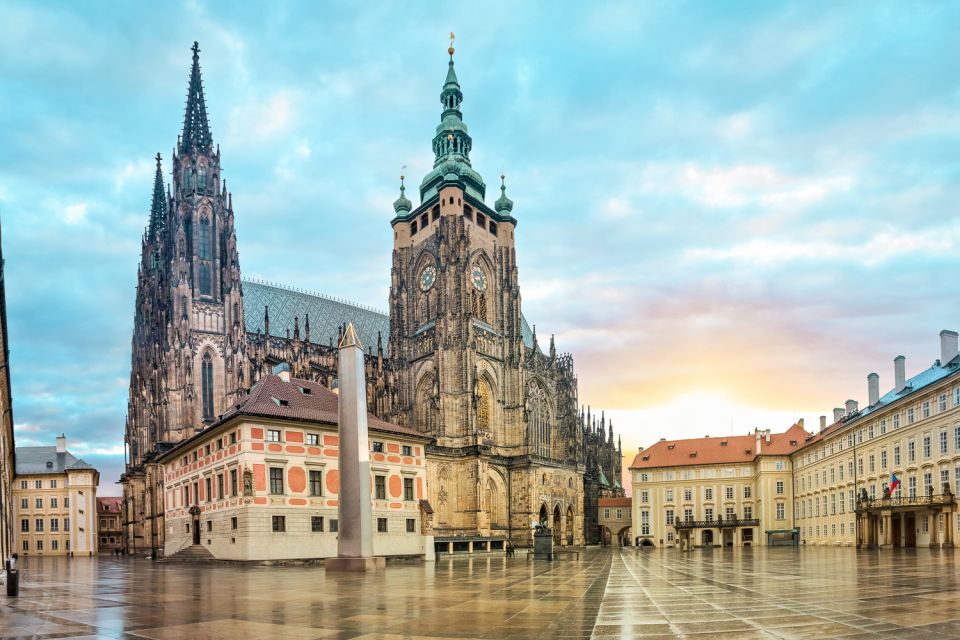 Prague Castle & Castle District: 2-Hour Guided Tour - Prague Castle in 2 hours: what the route is really trying to do
