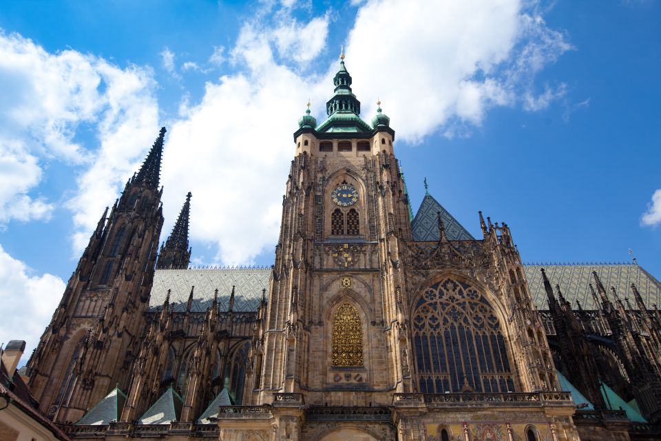 Prague Castle & Castle District: 2-Hour Guided Tour - Royal Gardens: the calm that makes the big monuments land
