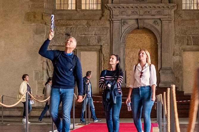 Prague Castle Tour Including Admission Ticket - 2.5 Hour - Prague Castle grounds: stories that connect rulers and space