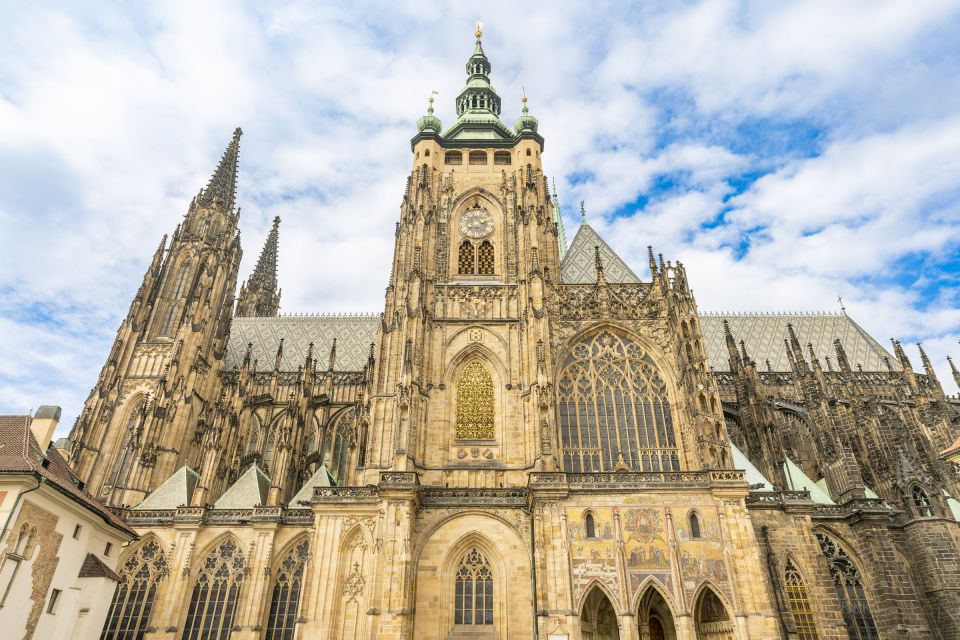 Prague: Castle Tour with Local Guide and Entry Ticket - The Headphones and the Line-Skip: The Practical Win