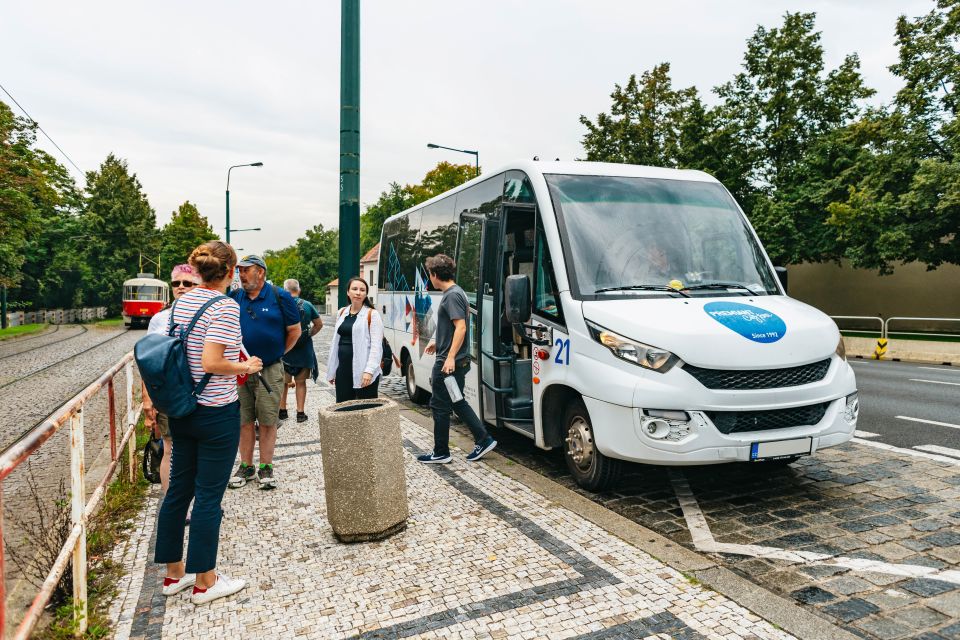 Prague: City Highlights By Bus, Boat, and on Foot - Guide quality: the secret ingredient is how the stories are told