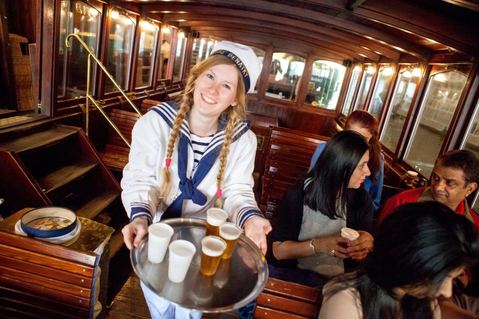 Prague City Tour with Vltava River Cruise - Group Size and the Guide Factor