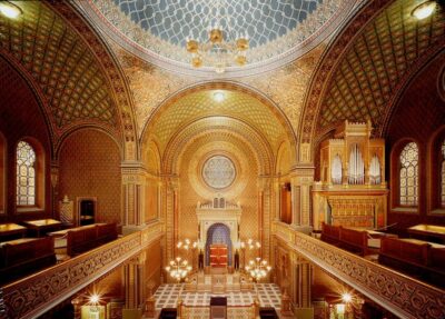 Prague: Classical Concert in the Spanish Synagogue - Prague FOK Symphony Orchestra musicians: the performance style