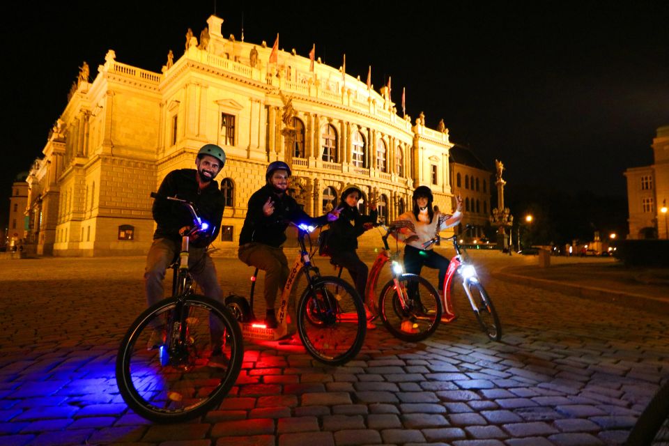 Prague: E-Bike/E-Scooter Viewpoint Tour - Meeting point and practical prep checklist
