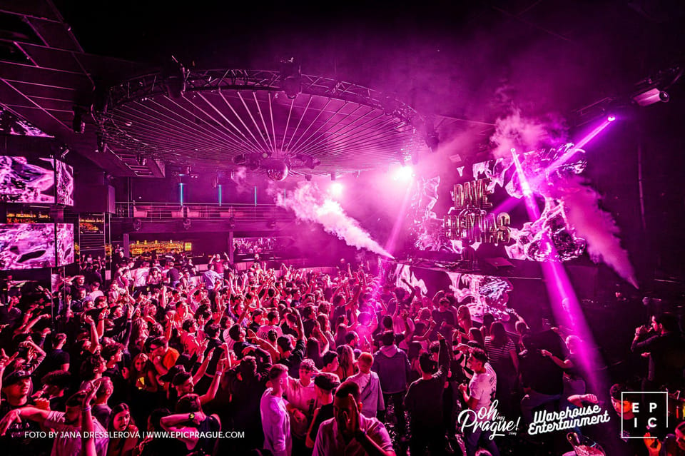 Prague: EPIC Nightclub Entry Ticket - Smart Casual in Prague: Dressing Without Guesswork