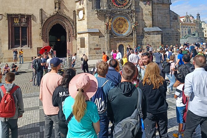 Prague Essential Tour Old Town and Jewish Quarter - Old Town Hall and the Astronomical Clock: how to watch without getting lost