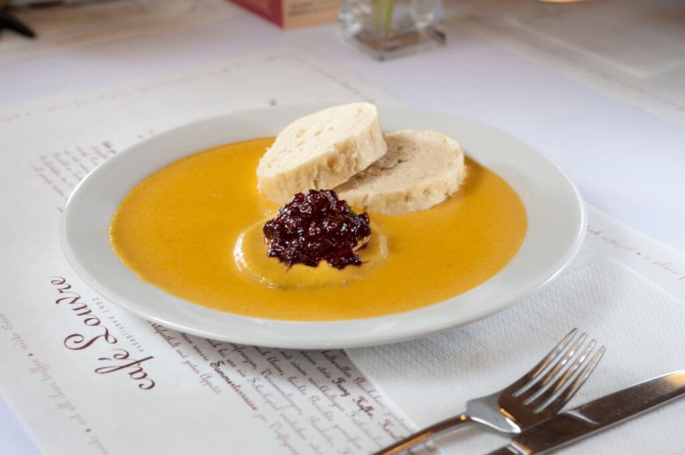 Prague: Food and Beer Guided Walking Tour with Tastings - Café Platyz Strudel Finale: The Sweet Closer You’ll Want