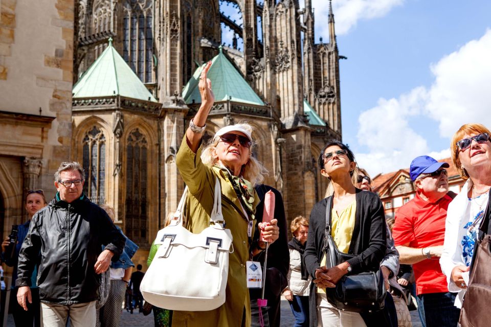 Prague: Full-Day Sightseeing Tour with Cruise and Lunch - Powder Gate, Republic Square, and the Municipal House Facade Moment