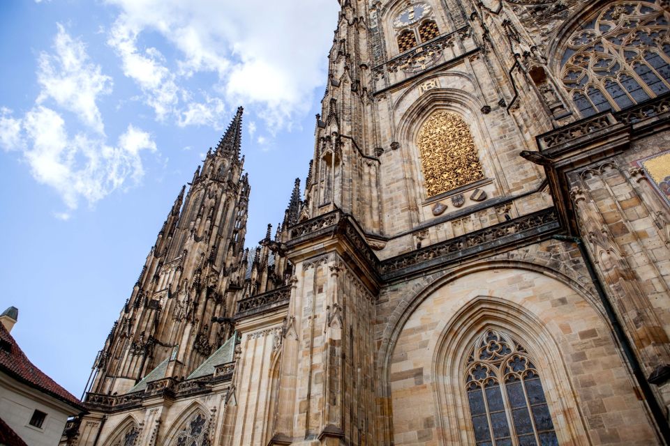 Prague: Full-Day Sightseeing Tour with Cruise and Lunch - Prague Castle District: Diplomatic Quarter Views, Saint Vitus, and Guard Moments