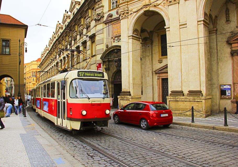 Prague: Full-Day Tour with Lunch and River Boat Cruise - Key highlights