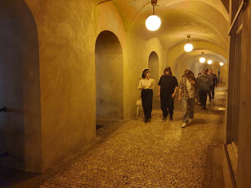 Prague: Ghost Tour - Where It Starts: Staroměstská radnice and the Old Town Meeting Scene