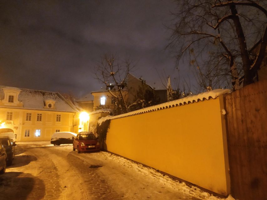 Prague: Ghost Walking Tour - The actor guide: where the horror becomes memorable