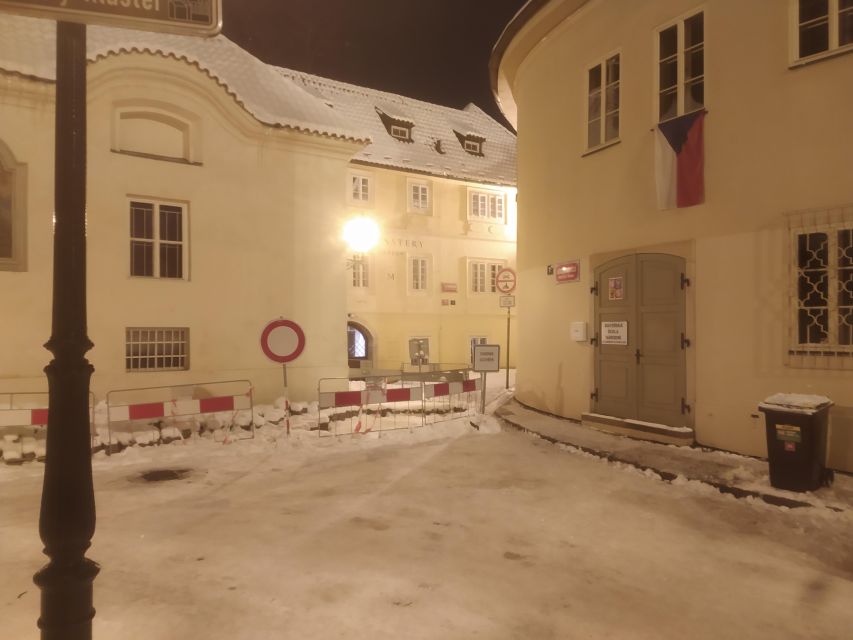 Prague: Ghost Walking Tour - What stories you’ll hear: love, betrayal, revenge, and injustice