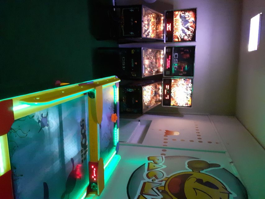 Prague: Glow Golf Mini Golf Game by UV Light - Prague Glow Golf: What UV Mini Golf Feels Like After Sunset