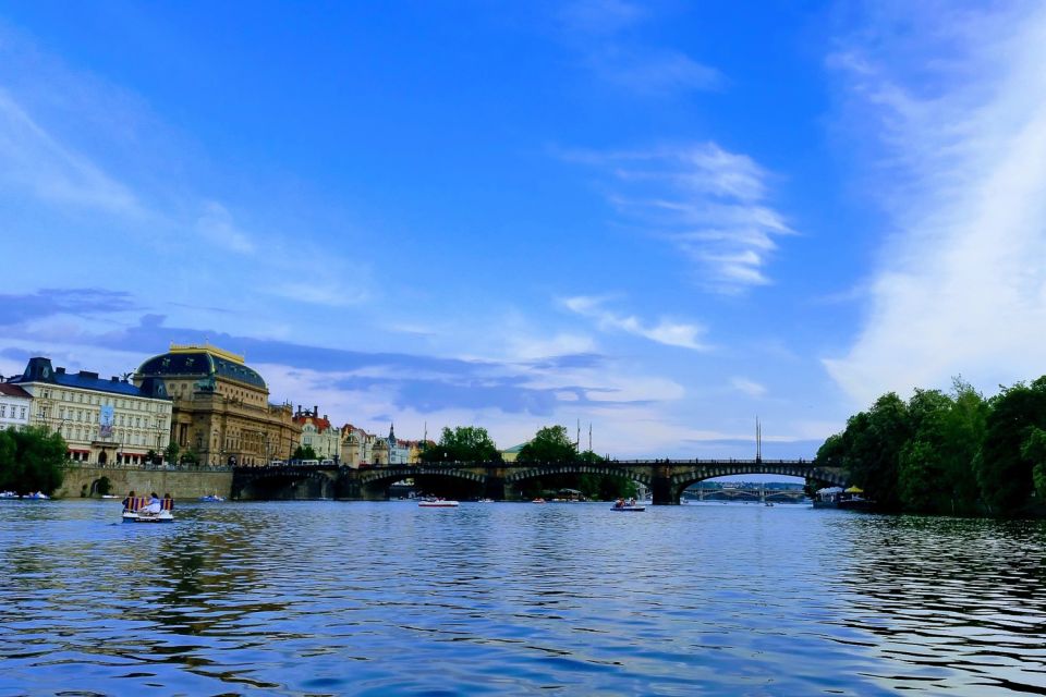 Prague: Historic City Center Bus Tour with Top Sights - Municipal House and the Power of a Facade
