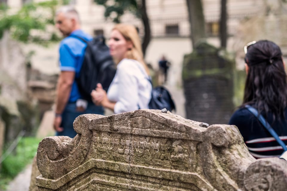 Prague: Jewish Quarter Walking Tour with Admission Tickets - Dress code rules: the thing that most affects your comfort (and entry)