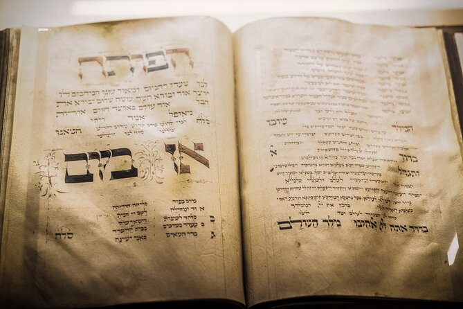 Prague: Jewish Quarter Walking Tour with Admission Tickets - Meeting at Maiselova 5: the practical start that saves your first hour