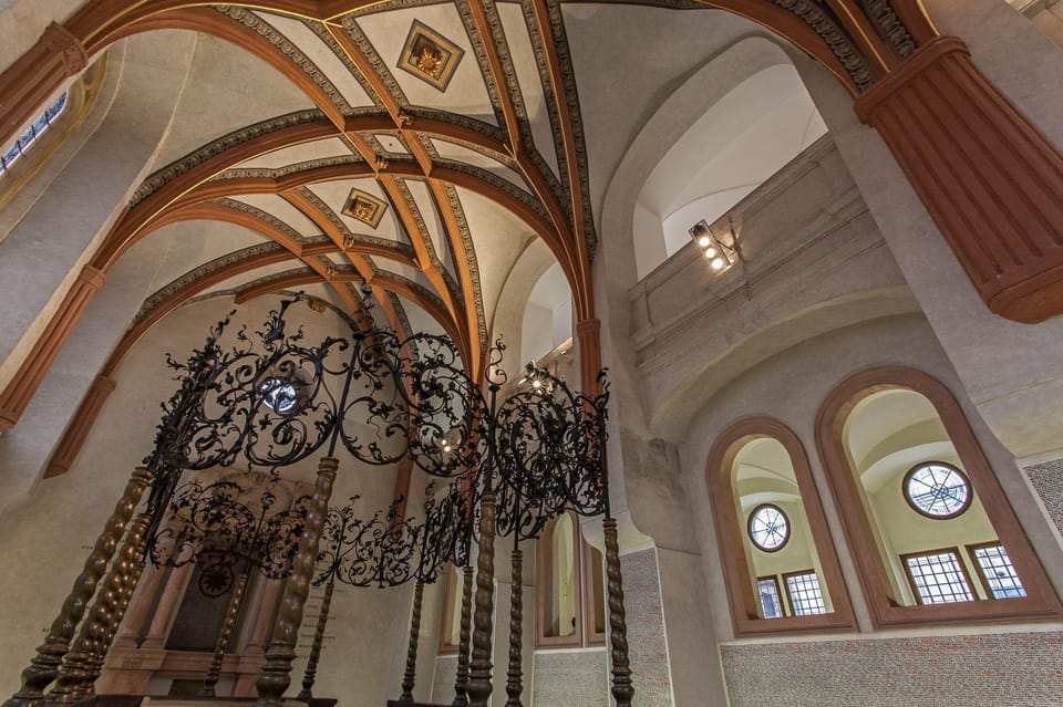 Prague Jewish Town/Skip-the-Line Official Entry Ticket - Spanish Synagogue: Moorish Interior Design and the Alhambra Connection