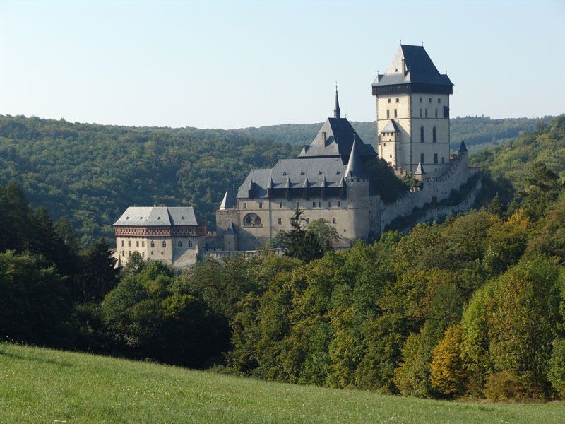 Prague: Karlštejn Castle Guided Tour with Entry Ticket - Should you book the Karlštejn guided tour from Prague?