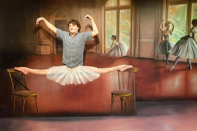 Prague Museum of Fantastic Illusions - Your best photo plan: reduce waiting, get better shots