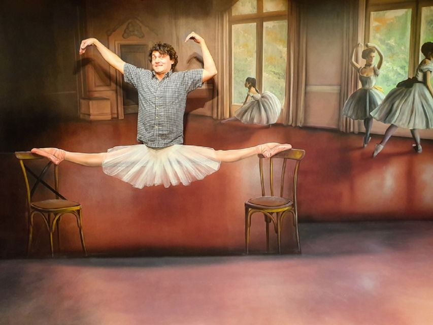 Prague: Museum of Fantastic Illusions Entry Ticket - Staff Help, Free Lockers, and the Photo Upsell Reality