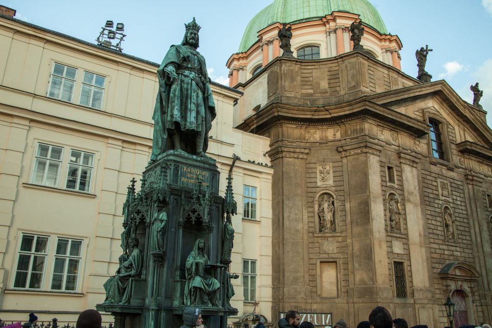 Prague: Old Town and Jewish Quarter Guided Tour in German - Josefov and the Kafka Birthplace: The Places Where Names Feel Real