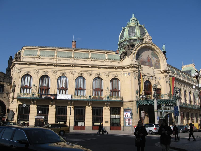 Prague: Old Town and Jewish Quarter Guided Walking Tour - Price and value: $22 for 90 minutes with a licensed guide
