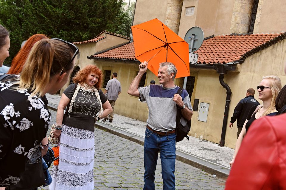 Prague: Old Town and Jewish Quarter Tour - Finding Your Guide by Charles Bridge Without Stress