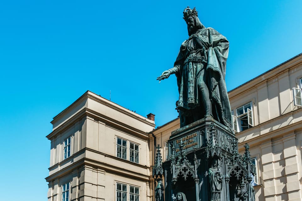 Prague: Old Town, Astronomical Clock and Underground Tour - Meeting two guides: smoother handoffs, better specialized stories