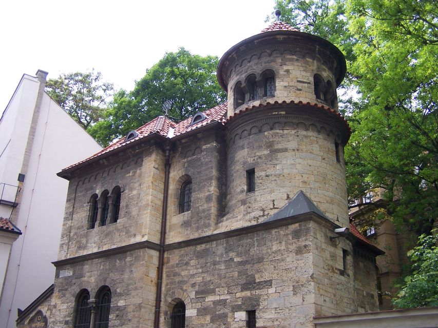 Prague: Old Town, Jewish Quarter & Astro Clock Walking Tour - Why this 2.5-hour Old Town + Josefov route makes sense
