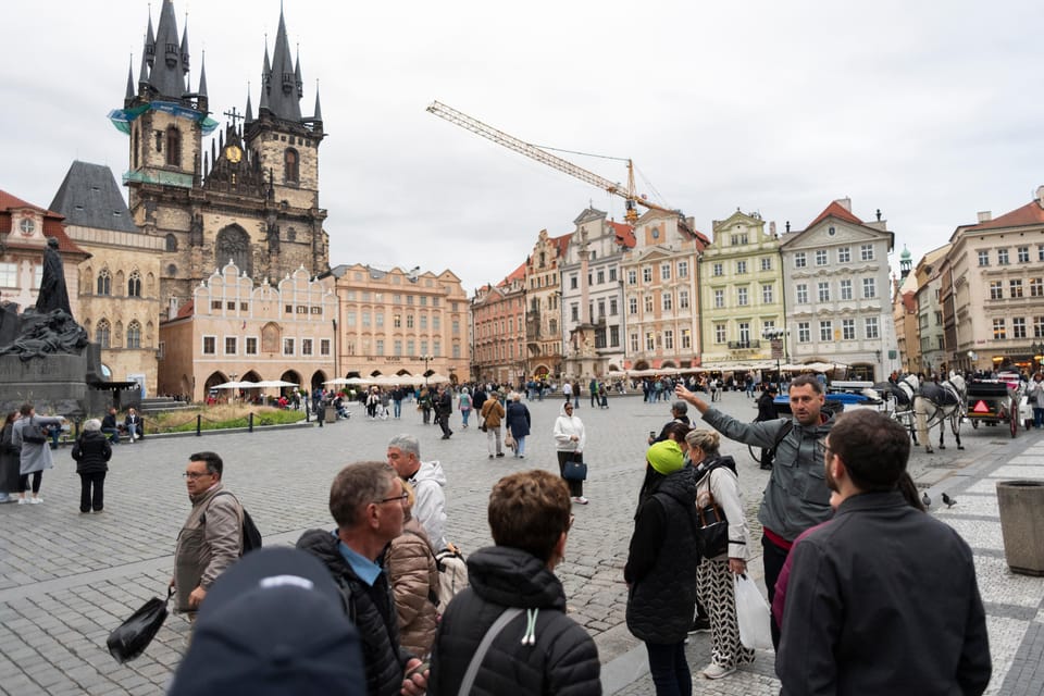 Prague: Old Town, Jewish Quarter & Astro Clock Walking Tour - The Astronomical Clock stop: what to watch for in the crowd