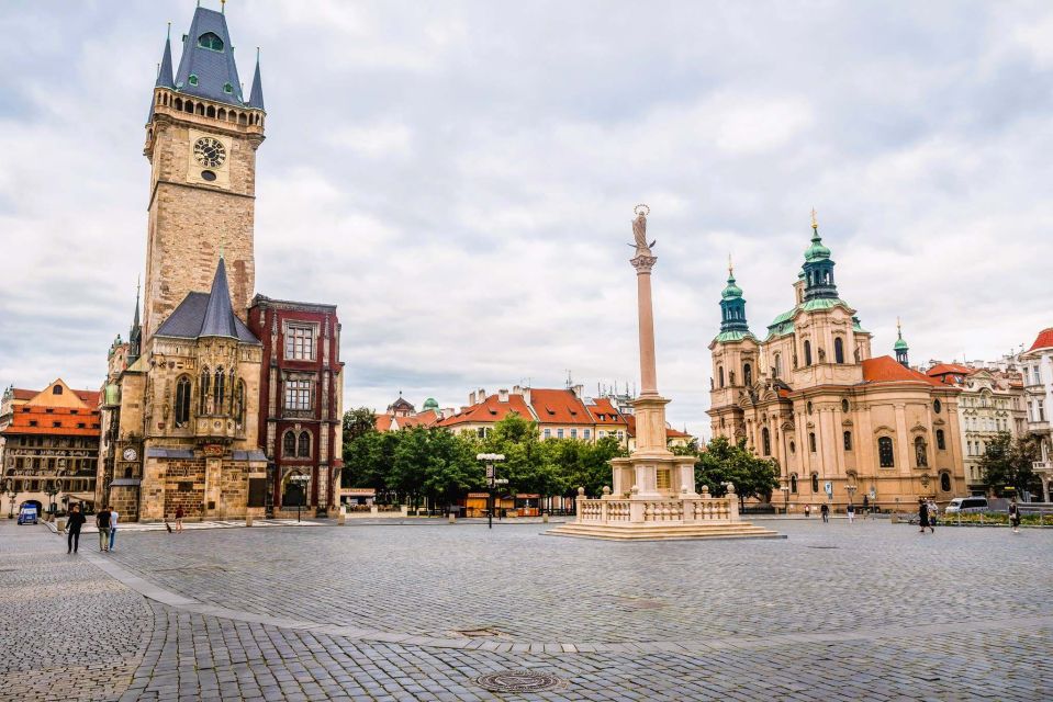 Prague: Old Town Square and Astronomical Clock Audio Guide - The “tour” model: self-paced audio guide, not a live group
