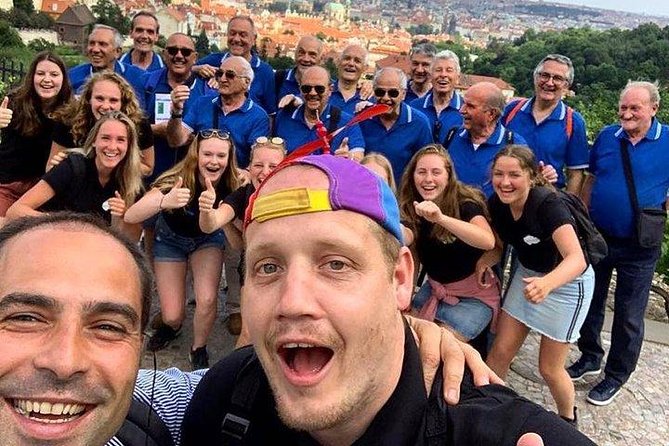 Prague Old Town tour and external Jewish Quarter - Old Town Hall and the Astronomical Clock moment: what to focus on
