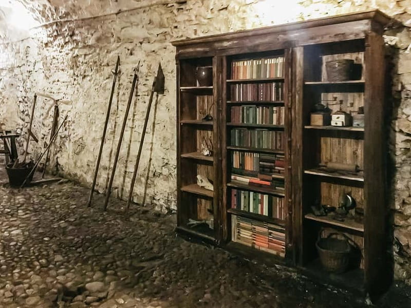 Prague: Oldtown, Medieval Underground & Dungeon History Tour - The alchemy laboratory and the Golem story
