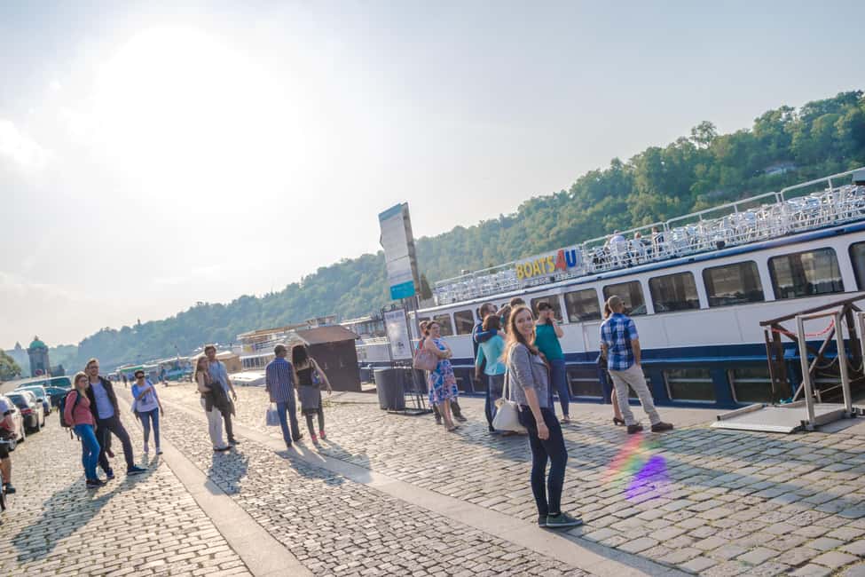 Prague: Panoramic Vltava River Cruise - Audio guide setup: Wi‑Fi, QR code, and headphones