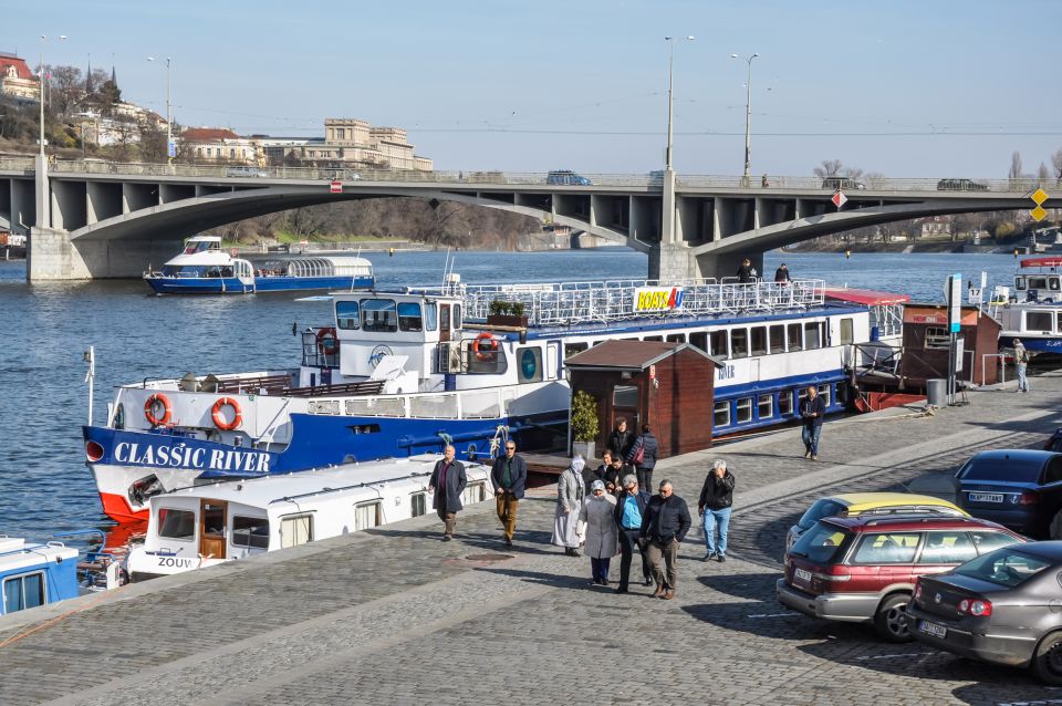 Prague: Panoramic Vltava River Cruise - Drinks and snacks: what you can buy, and how to budget