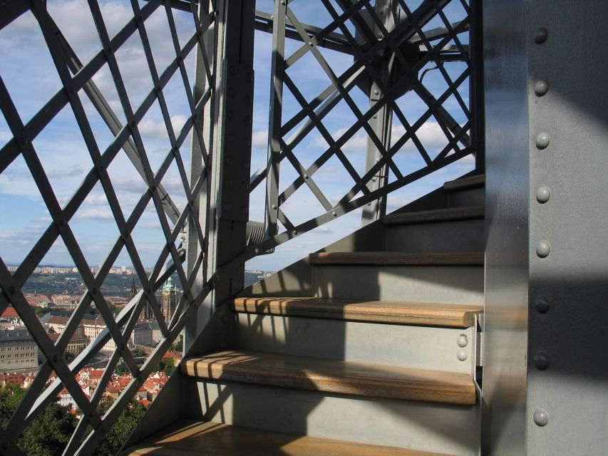 Prague: Petřín Tower and Mirror Maze Entry Ticket - Timing, crowds, wind, and practical comforts near the top