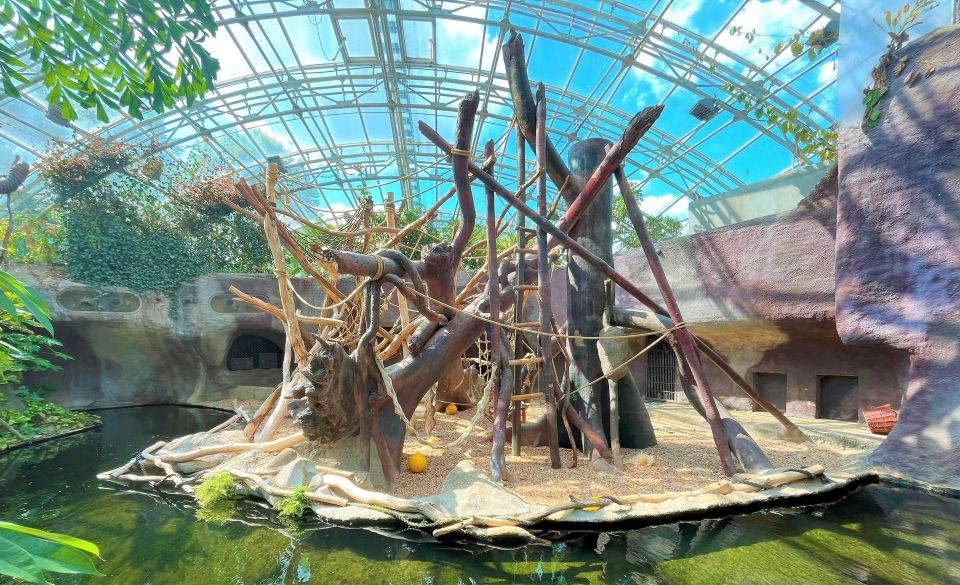 Prague: Prague Zoo Audio Guide with E-Ticket - What the audio guide teaches: history, pavilions, and story stops