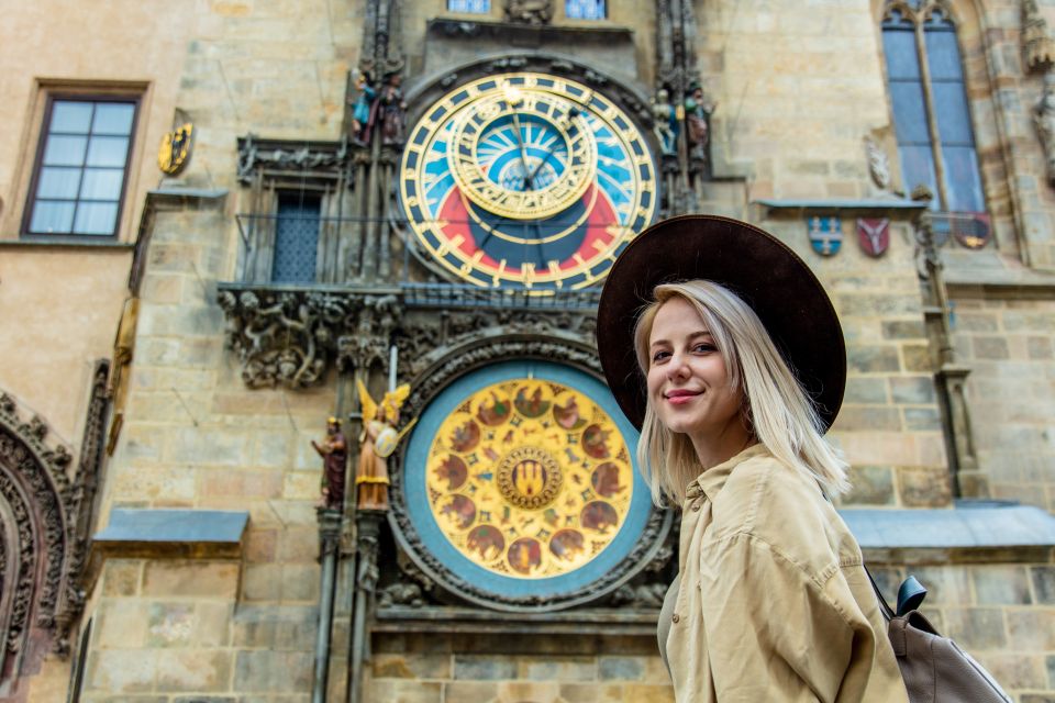 Prague: Professional Photoshoot in the Old Town - Price and Group Size: How $45 Fits Into a Prague Budget