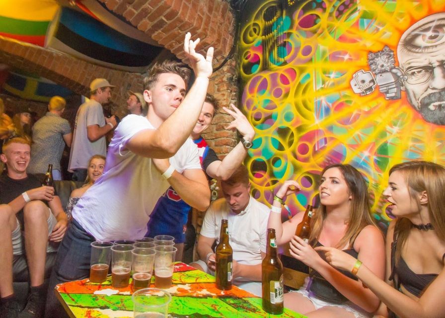 Prague: Pub Crawl with Open Bar and VIP Entry - Choosing Between the 8PM Pub Crawl and the 10PM Club Pregame