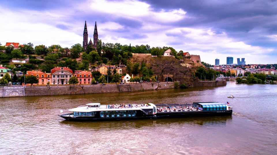 Prague: Sightseeing Dinner Cruise on Open-Top Glass Boat - Key things I’d focus on before you go