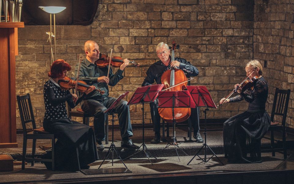 Prague, St. Martin: The Best of World & Czech Music - The venue’s visual charm: Romanesque bones with Gothic and Baroque details