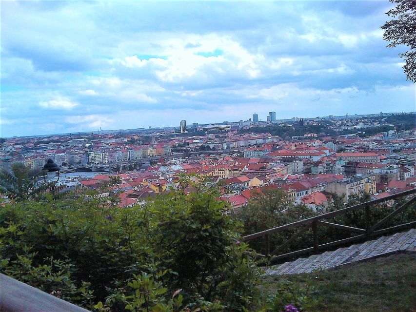 Prague: Tailored Sightseeing Tour in French - Key highlights worth marking on your map