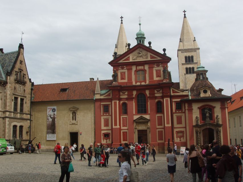 Prague: Tailored Sightseeing Tour in French - Price and value: $52 per group up to 20