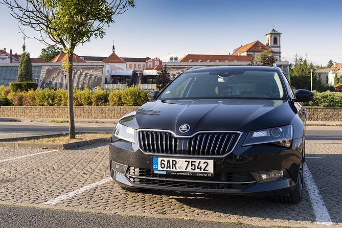 Prague to Karlovy Vary Private Transfer - How long the Prague to Karlovy Vary drive really takes