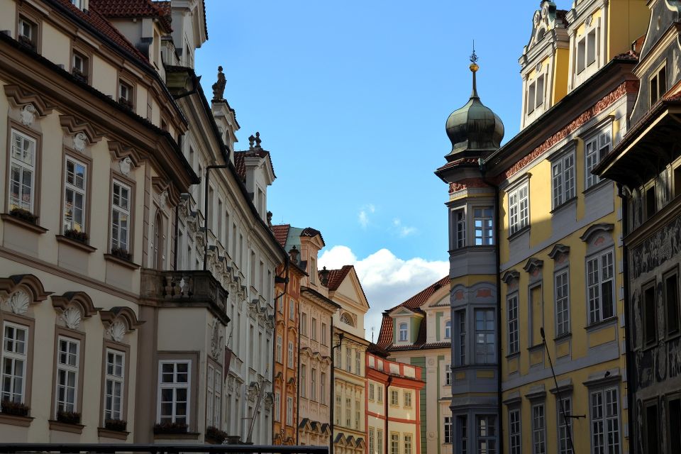 Prague Tour in Spanish - Legends on the street: how Prague’s stories stick to the 100 spires