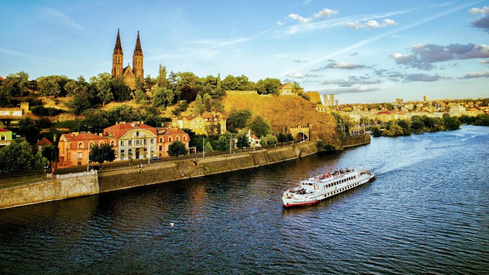 Prague: Vltava River Night Cruise with Buffet - Key points before you go