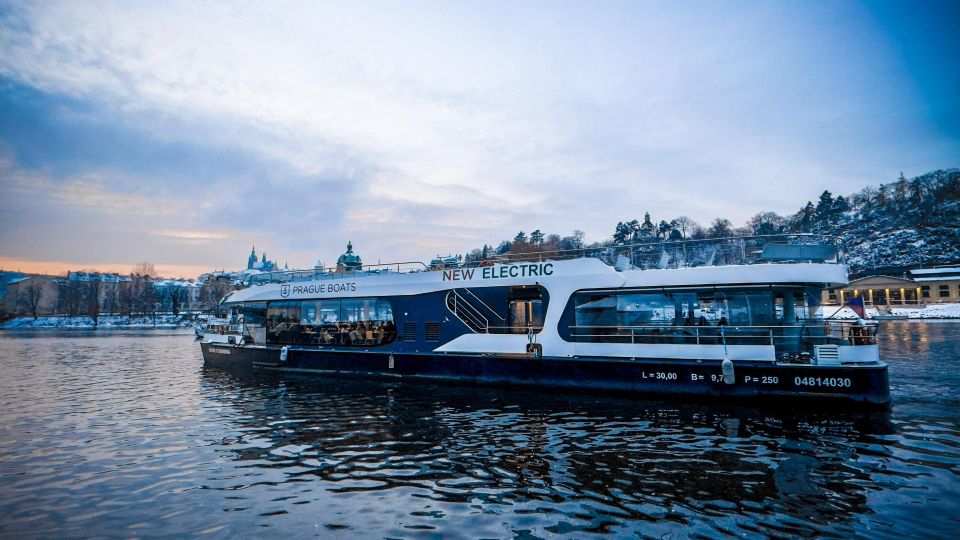 Prague: Vltava River Sightseeing Cruise - Charles Bridge and Prague Castle: the sightline you came for